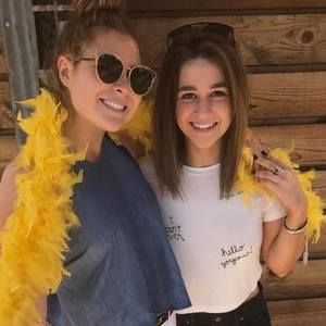 Meet your Posher, Kelly